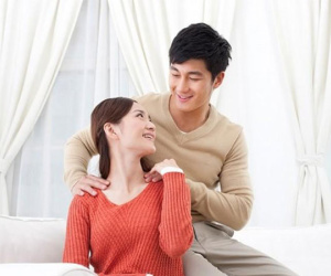 Đàn ông, có những cử chỉ còn ý nghĩa hơn cả câu nói 'Chồng yêu vợ'