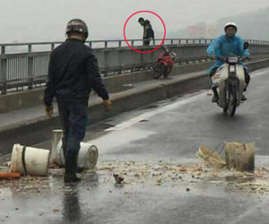 Thanh niên để lại giày viết số điện thoại nhảy cầu Bãi Cháy