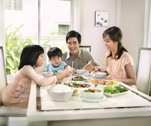 Tưởng vợ ở nhà trông con là nhàn nhã, rớt nước mắt khi đọc lá đơn vợ để lại