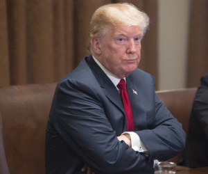 100 năm qua, Tổng thống Trump là người thay nhiều nhân viên nhất