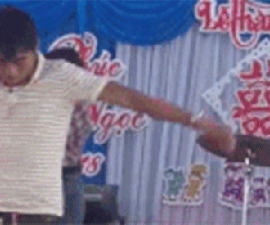 Clip: Gái hát hay trai nhảy giỏi mừng đám cưới khiến quan viên vừa lo ăn cỗ vừa lo nhặt mồm