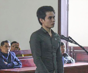 Bị nhắc nhở cầm điện thoại lúc ăn, 9X rút dao đâm chết người