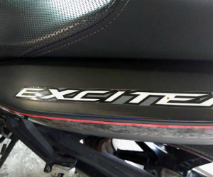 Đại lý Yamaha sơn lại màu xe Exciter bán cho khách với giá cao