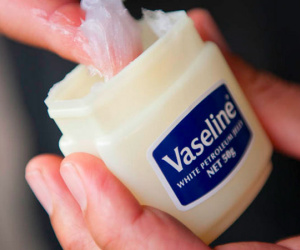 Những lưu ý khi sử dụng Vaseline để phát huy 10+ công dụng làm đẹp