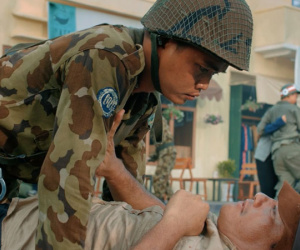 'Tháng Năm Rực Rỡ' tung cảnh biểu tình trên phố cùng 4 'bí mật' hậu trường thú vị