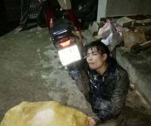 Bắt nhóm thanh niên dùng ớt bột, dây thòng lọng trộm chó