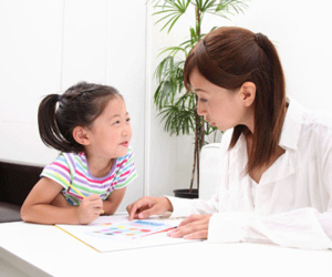 Mẹ Sài Gòn giúp con vượt qua sự kỳ thị con lai