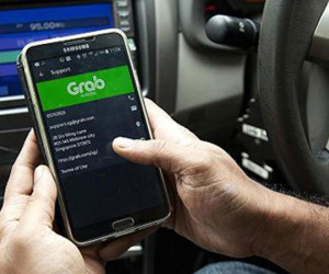 Nỗi lo Grab thao túng giá taxi khi không còn Uber