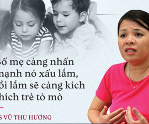 Bắt gặp trẻ đọc 'truyện người lớn', bố mẹ hoặc giáo viên phải làm gì?