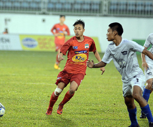 Lứa U19 của bầu Đức vất vả đánh bại U19 Chonburi