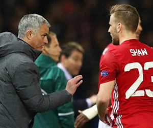 Shaw cãi nhau tay đôi với Mourinho trong phòng thay đồ M.U