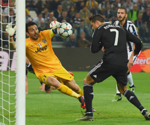 Buffon: 'Ronaldo rất thông minh vì đã thay đổi lối chơi'