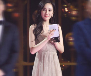 Dương Mịch bị tẩy chay, các báo lớn 'sờ gáy' sau khi bị phanh phui 'quỵt' tiền từ thiện
