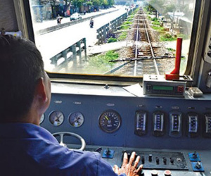 Bộ Y tế lý giải vì sao răng vẩu, ngực lép không được lái tàu