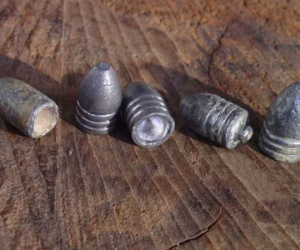 Trò đùa viên đạn oan nghiệt khiến trinh nữ mang bầu hai thế kỷ trước