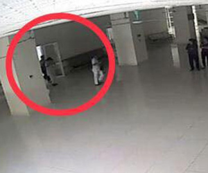 Đưa vợ đi cấp cứu, người đàn ông hung hăng lăng mạ, đánh bác sĩ và điều dưỡng