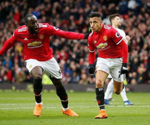 Sanchez tỏa sáng: MU-Mourinho mưu phục thù derby Manchester