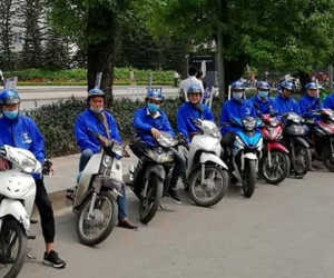 Uber tháo chạy, nhiều hãng xe công nghệ tăng tốc quyết đấu với Grab