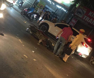 Xe máy nổ lốp, người đàn ông ngã ra đường bị ô tô cán tử vong