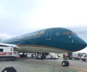 Máy bay Vietnam Airlines hạ cánh khẩn ở Romania cấp cứu khách