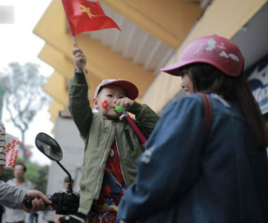 2 tiếng trước U23 Việt Nam đại chiến, CĐV 'đốt nóng' sân Hàng Đẫy