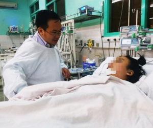 Bé gái 13 tuổi ở TP.HCM nghi nhảy từ lầu 3 trường học xuống đất nguy kịch: Do trầm cảm vì game?