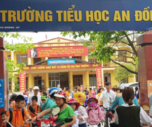Cô giáo bị xem xét sa thải vì phạt học sinh uống nước giẻ lau bảng