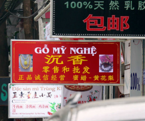 Nghề làm biển hiệu phất lên nhờ 'phố Tàu, nước Nga' ở Nha Trang