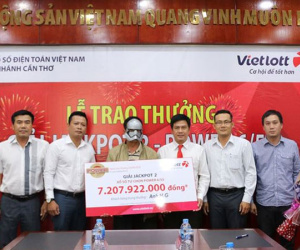 Người đàn ông trúng độc đắc 7 tỷ đồng khi đón con đi học về