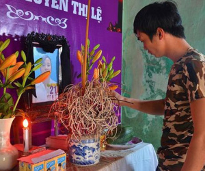Chồng người phụ nữ vừa qua đời trong vụ nổ Văn Phú: 'Các con tôi chưa biết tin mẹ mất'