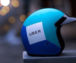 Đóng cửa Uber: Đồng phục hãng bất ngờ thành hàng hot, giá tăng gấp đôi