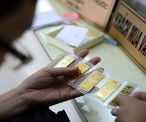 Giá vàng liên tục đảo chiều trước áp lực mới