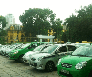 Taxi Hà Nội kêu gọi 77 hãng hợp lực 'đấu' với Grab