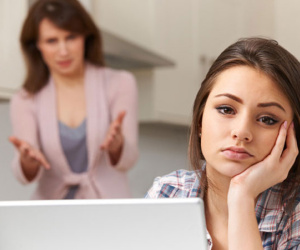 Chia tay bạn gái vì 'xin lỗi, mẹ anh không thích tuổi hổ'