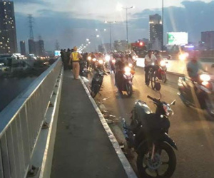 Anh khóc gào chứng kiến em trai 'phi thân' xuống sông Sài Gòn