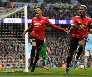 Chris Smalling: 'MU không muốn làm kẻ hề nhìn Man City vô địch'