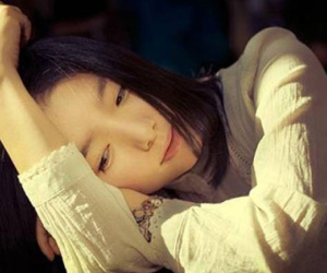 Đàn bà đừng bao giờ chờ chồng trở về đến nỗi ngủ quên trên ghế
