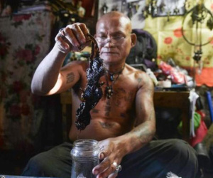 Kinh dị nghi lễ ngậm xương người trong mồm để được 'tàng hình'