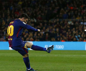 Messi lập hat-trick, Barca san bằng kỷ lục bất bại tại La Liga