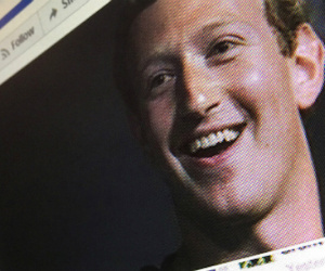 Facebook âm thầm xoá tin nhắn từ Mark Zuckerberg