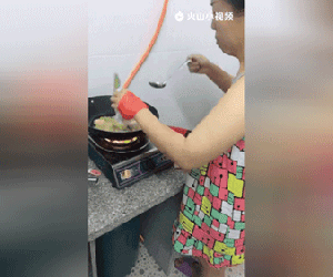 Clip: Cả biển muối cũng không thể làm canh mặn nếu bạn nêm theo cách này