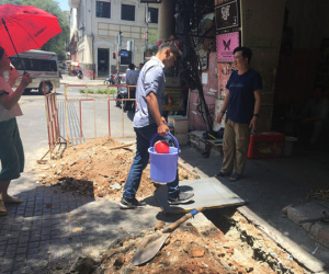 Dân Sài Gòn khổ sở vì cúp nước đột ngột cả ngày