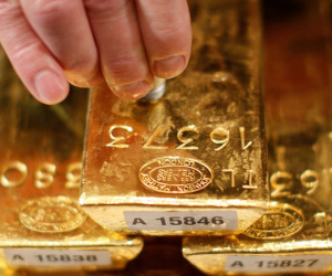 Giá vàng hôm nay 9/4: USD được đà, dìm vàng chìm sâu