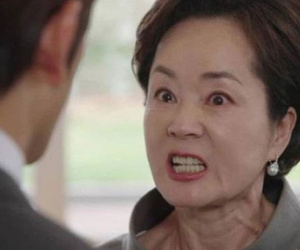 Mặc cảm từ cuộc hôn nhân tan vỡ của mình, mẹ dùng mọi cách để khiến tôi không thể lấy chồng