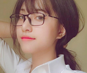 Nhan sắc đời thường của cô gái Nghệ An trả 20 bữa cơm cho bà cụ ăn xin