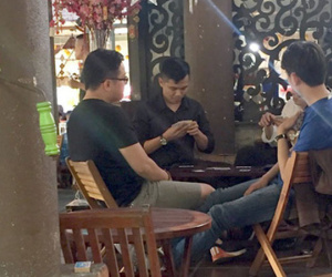 Sinh viên trong vòng xoáy đỏ đen và thế giới ảo
