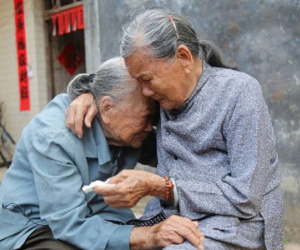 Tìm được chị gái thất lạc sau 79 năm