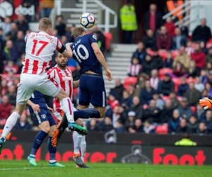 Đòi lại công bằng, Harry Kane bị đối thủ Salah mỉa mai