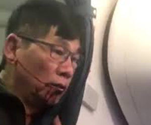 Nhân viên an ninh kéo lê Việt kiều Mỹ David Dao đòi bồi thường