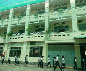 TP.HCM: Đạt điểm trung bình 8,9/10 nhưng vẫn không làm hài lòng bố mẹ, nam sinh lớp 10 nhảy lầu tự tử